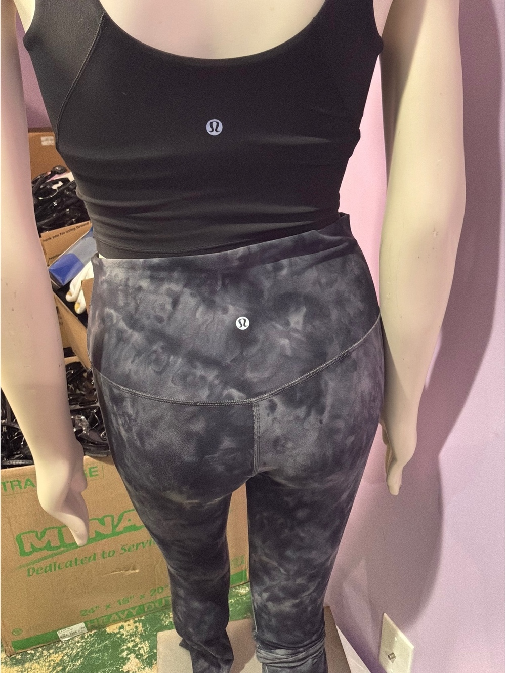 Lululemon - Picture 3 of 3